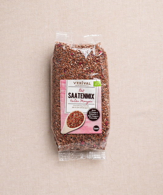 Eine Packung mit der Aufschrift „Guten Morgen Bio Saatenmix“ von Verival Bio   mit Samenmotiven. Der Mix ist reich an Omega-3-Fettsäuren und bietet eine Portion veganes Protein.
