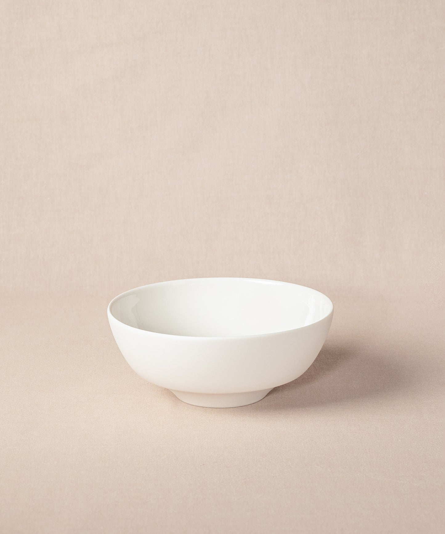 Die Verival Porridge Bowl von Kober aus nachhaltigem Porzellan ist die ideale Porridge-Schüssel.